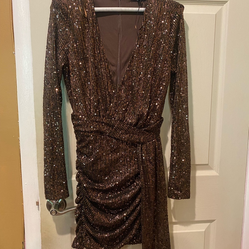 Fashionova, worn once. SUPER cute. Size small!! Great for a birthday dinner